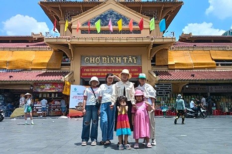 TOUR SÀI GÒN | Dinh Độc Lập - Miếu Bà - Bảo Tàng - Nhà Thờ Đức Bà - Bưu Điện - Bến Nhà Rồng (1 Ngày)