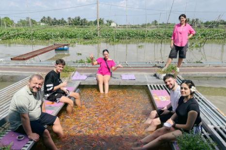Tour KH từ Cần Thơ chợ nổi - cồn Sơn (1 ngày) | ăn sáng trên sông - "mát - xa cá" - hái trái cây - làm cốm - chèo đò Tour KH từ Cần Thơ chợ nổi - cồn Sơn (1 ngày) | ăn sáng trên sông - "mát - xa cá" - hái trái cây - làm cốm - chèo đò
