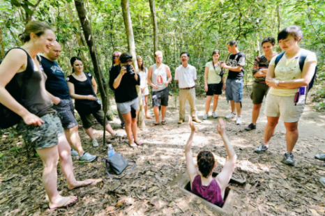 Tour Sài Gòn (ăn tối du thuyền) - Tây Ninh (Núi Bà Đen) - Củ Chi - Phan Thiết 4 Ngày 3 Đêm