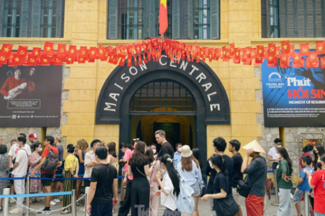 Tour Du Lịch Sài Gòn - Hà Nội - Vịnh Hạ Long - Bái Đính - Tràng An 4 Ngày