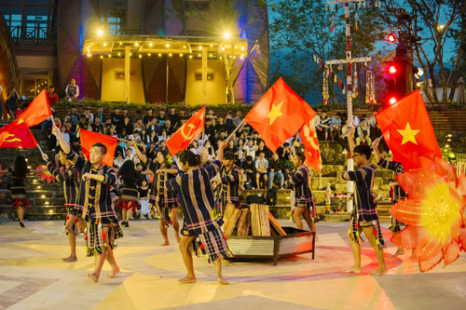 Tour Đà Lạt 3 Ngày 3 Đêm (Xe Giường Nằm) - KH từ TP.HCM | Langbiang Land - Quê Garden - Chuyến Tàu Cổ