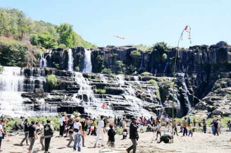 Tour Đà Lạt 4 Ngày 3 Đêm | Tuyệt Tác Phố Núi - Lạc Bước Giữa Rừng Hoa Và Đón Sương Chùng Chình