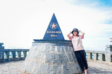 Tour Tây Ninh – Củ Chi 1 ngày | Tham quan Núi Bà Đen – Khám phá Địa Đạo Củ Chi | Núi rừng - Tâm linh - Lịch sử