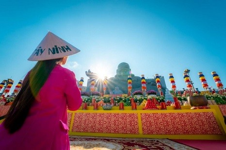 Tour Tây Ninh – Củ Chi 1 ngày | Tham quan Núi Bà Đen – Khám phá Địa Đạo Củ Chi | Núi rừng - Tâm linh - Lịch sử Tour Tây Ninh – Củ Chi 1 ngày | Tham quan Núi Bà Đen – Khám phá Địa Đạo Củ Chi | Núi rừng - Tâm linh - Lịch sử