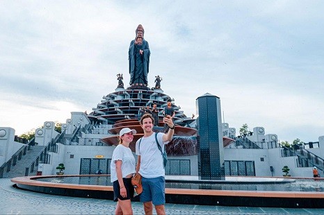 Tour Tây Ninh – Củ Chi 1 ngày | Tham quan Núi Bà Đen – Khám phá Địa Đạo Củ Chi | Núi rừng - Tâm linh - Lịch sử