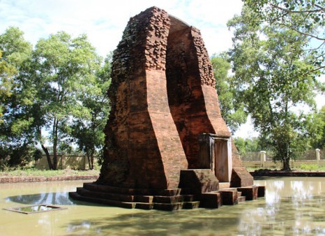 Khám phá bí ẩn tháp cổ Vĩnh Hưng hơn nghìn năm tuổi