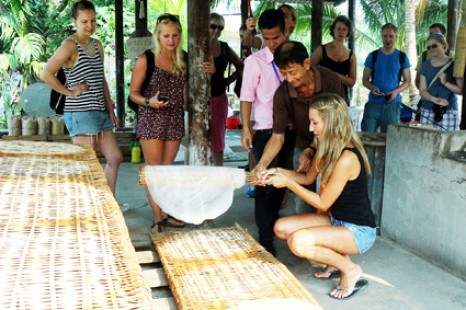 Tour Sài Gòn - Chợ Nổi Miền Tây 3 Ngày