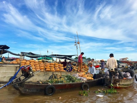 Tham quan và trải nghiệm những địa điểm du lịch hấp dẫn phải đến trước khi kết hôn