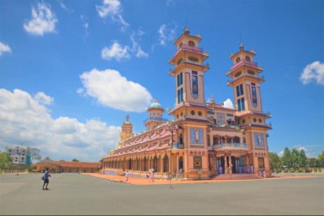 Tour Núi Bà Đen - Tòa Thánh Tây Ninh - Củ Chi (1 Ngày) | Combo NÚI RỪNG - TÂM LINH - LỊCH SỬ