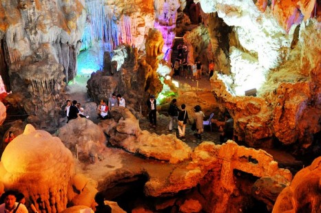 Tour Hạ Long 2 Ngày 1 Đêm Trên Du Thuyền Dragon Gold
