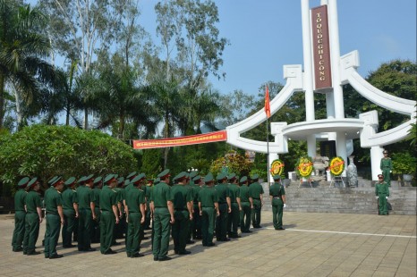 Tour Hà Nội - Hà Giang - Quản Bạ - Đồng Văn - Cột Cờ Lũng Cú - Hà Nội 3 Ngày 2 Đêm