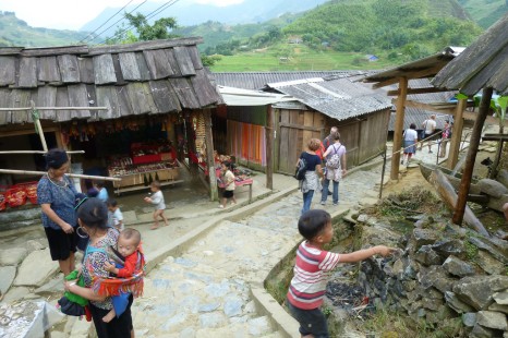 Tour Du Lịch Sài Gòn - Sapa - Bản Cát Cát - Hàm Rồng 2 Ngày (Đi - Về bằng tàu hỏa)