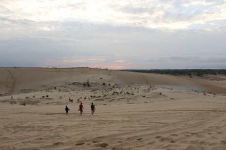 Tour tham quan Mũi Né Nửa Ngày - Ngắm Mặt Trời Mọc trên đồi cát bay