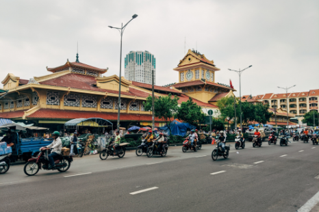 Tour Sài Gòn City - Củ Chi | Dinh Độc Lập - Miếu Bà - Chợ Bình Tây - Địa Đạo Củ Chi (1 Ngày)
