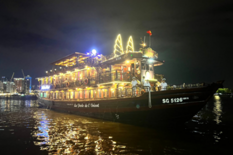 Ăn Tối Trên Du Thuyền Indochina Junk và Thưởng Ngoạn Cảnh Sông Sài Gòn
