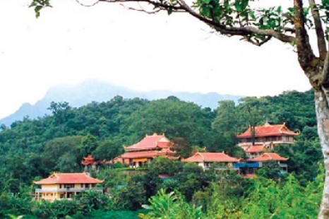 Tour Du Lịch Đà Nẵng - Hà Nội - Vịnh Hạ Long - Tuần Châu - Chùa Yên Tử 4 Ngày