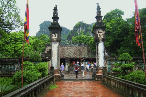 Tour Sài Gòn - Hà Nội - Hoa Lư - Tam Cốc - Hạ Long - Tuần Châu 4 Ngày