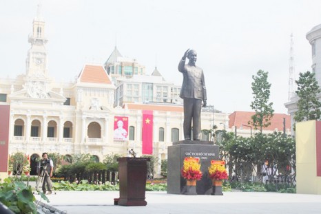 Tham Quan Trụ Sở Ủy Ban Nhân Dân Thành Phố Hồ Chí Minh