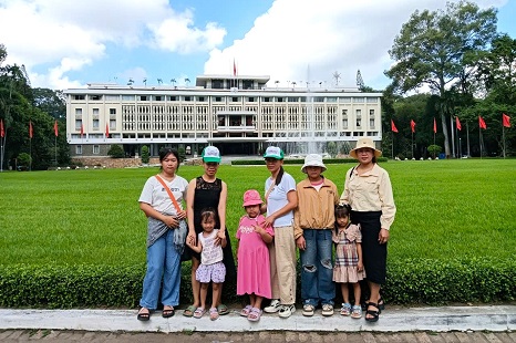 TOUR SÀI GÒN | Dinh Độc Lập - Miếu Bà - Bảo Tàng - Nhà Thờ...