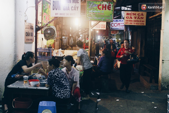 Có những quán ăn ở Hà Nội chỉ chờ đông tới "lôi cuốn khách hàng"