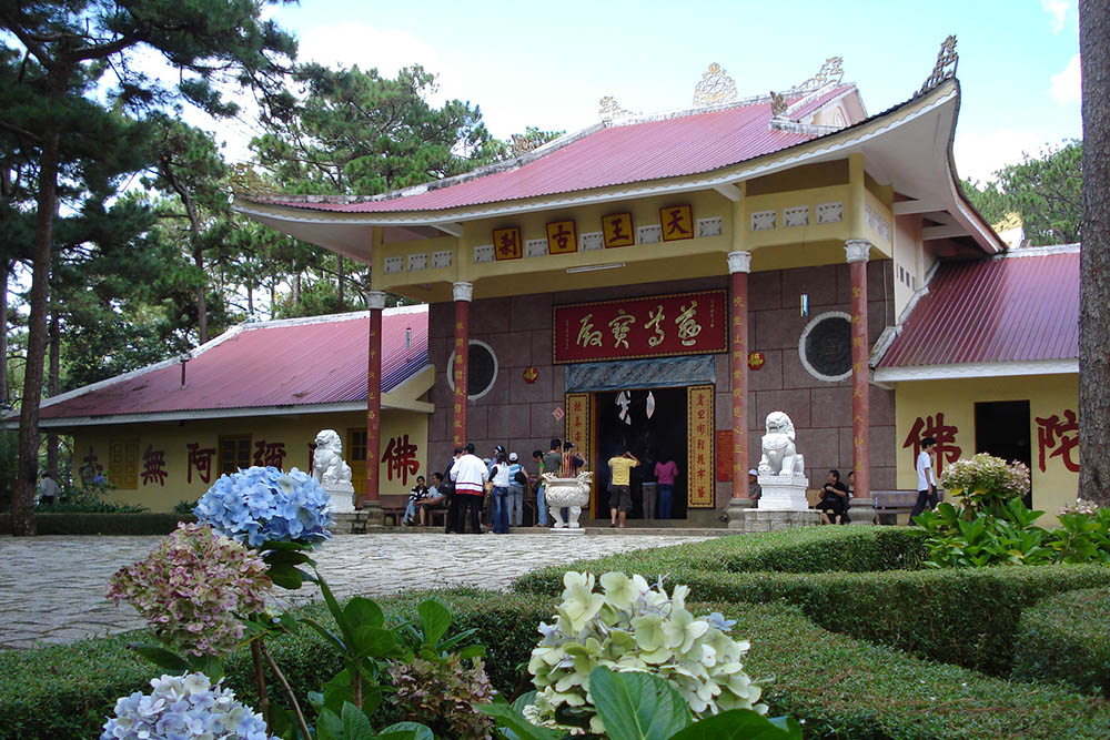 nhung ngoi chua dep noi tieng nhat da lat