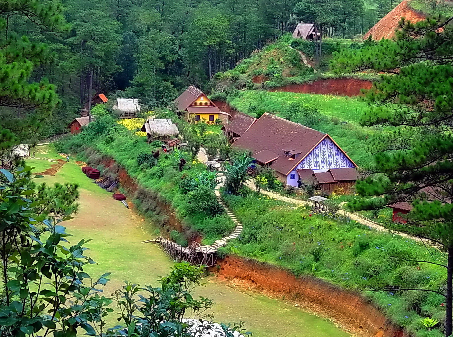 hinh anh lang cu lan o da lat