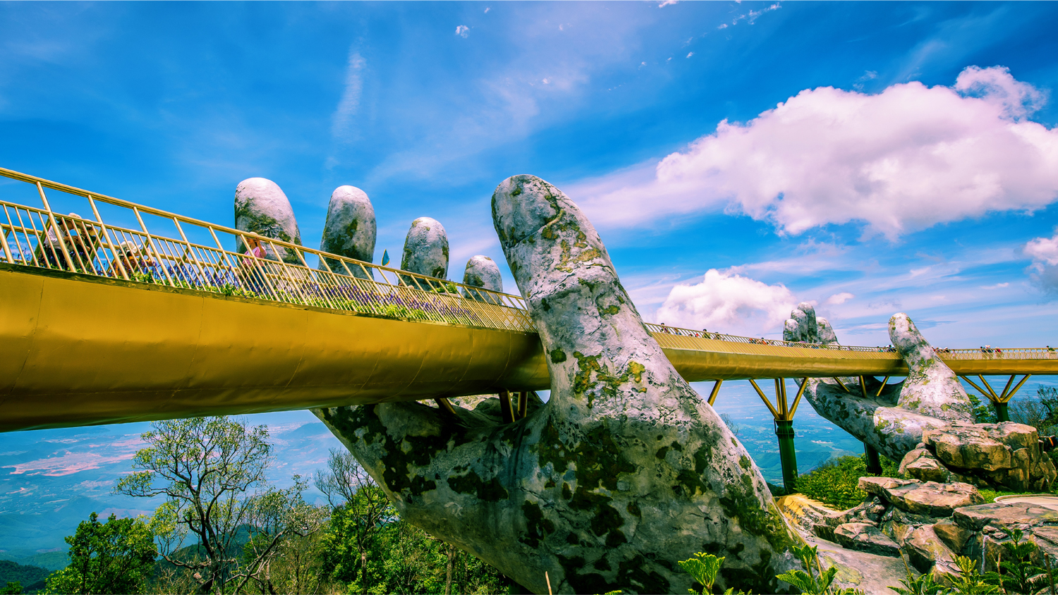 kham pha cau vang ba na hills