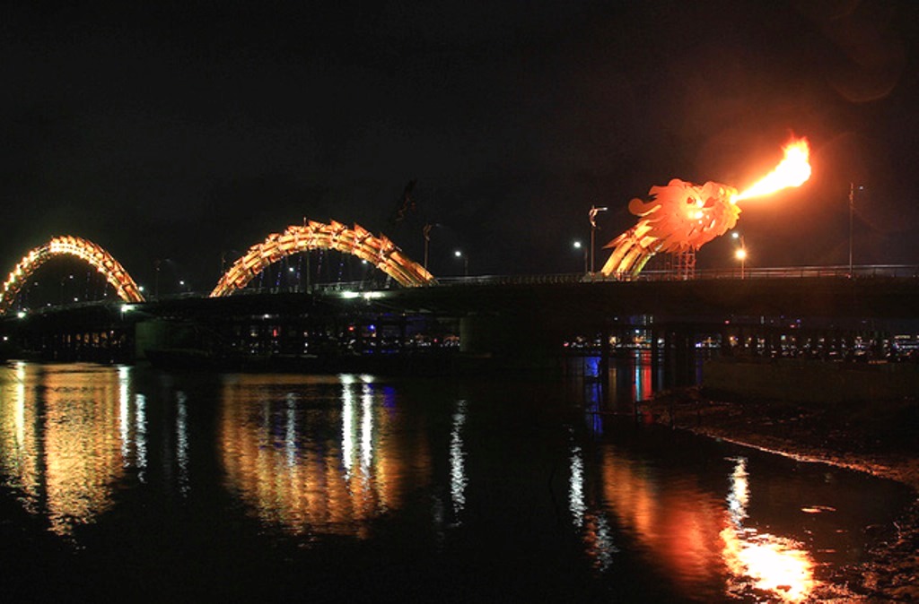 dia chi cau rong da nang o dau