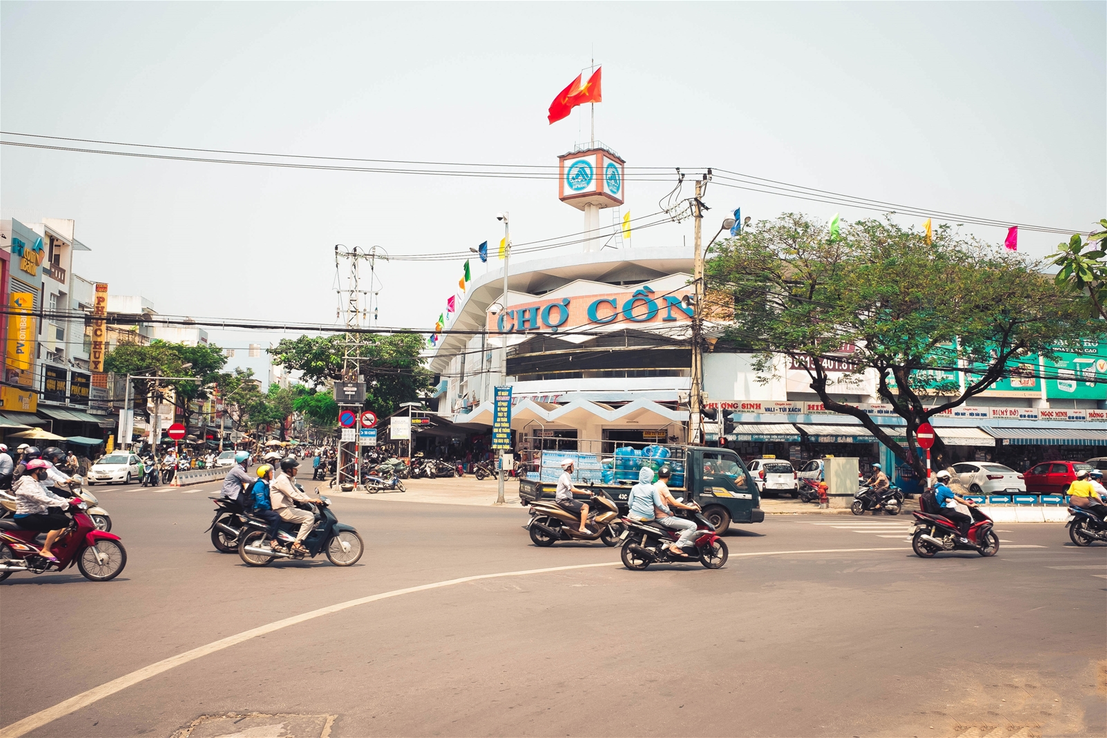 review hinh anh cho con da nang tu xua den nay