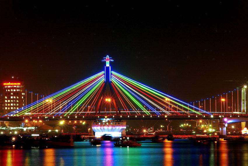 Hình ảnh Cầu Quay Sông Hàn Đà Nẵng lúc về đêm Viet Fun