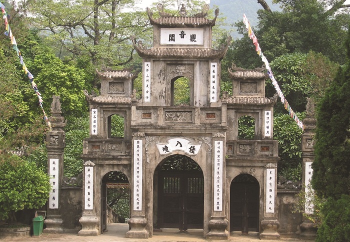 dia chi chua huong nam o dau