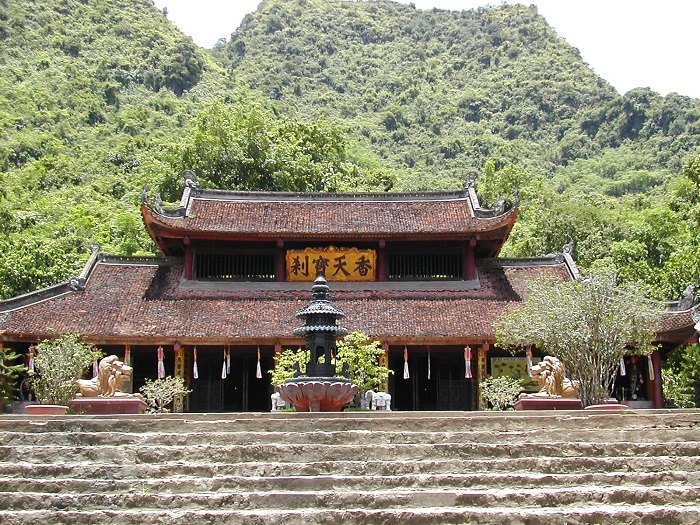 dia chi chua huong nam o dau