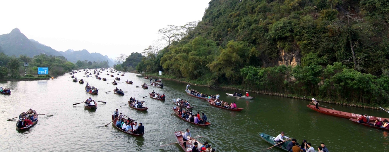 Vãn cảnh chùa Hương mùa hoa Súng