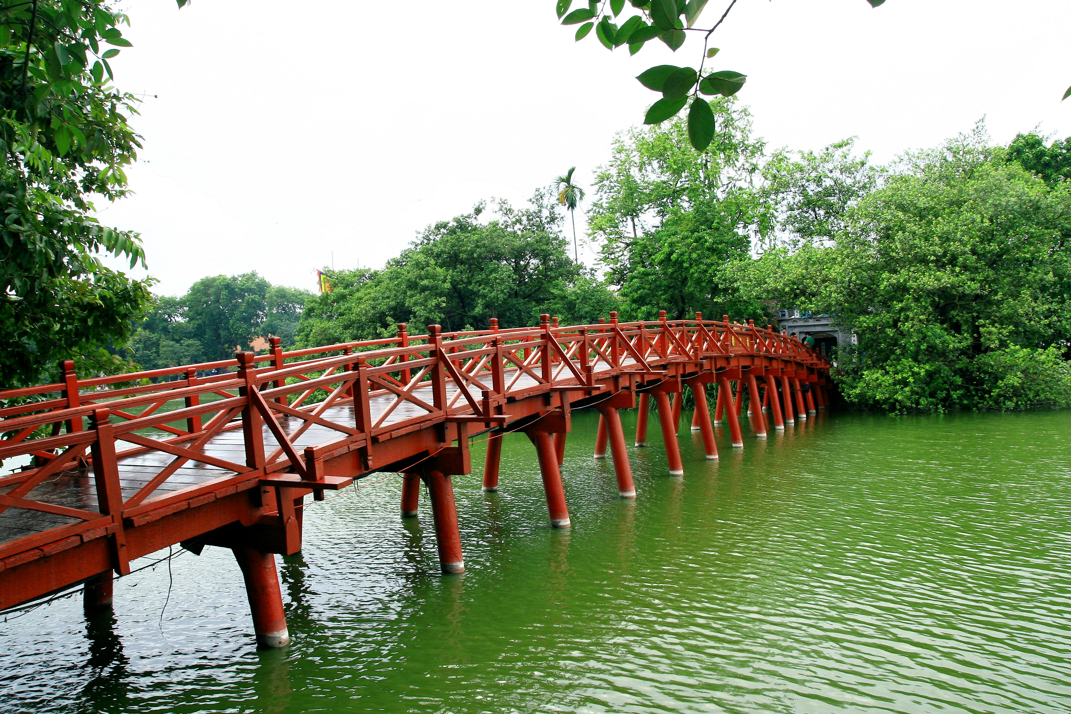 hinh anh den ngoc son o Ha Noi