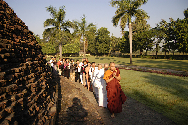 tour hanh huong viet nam