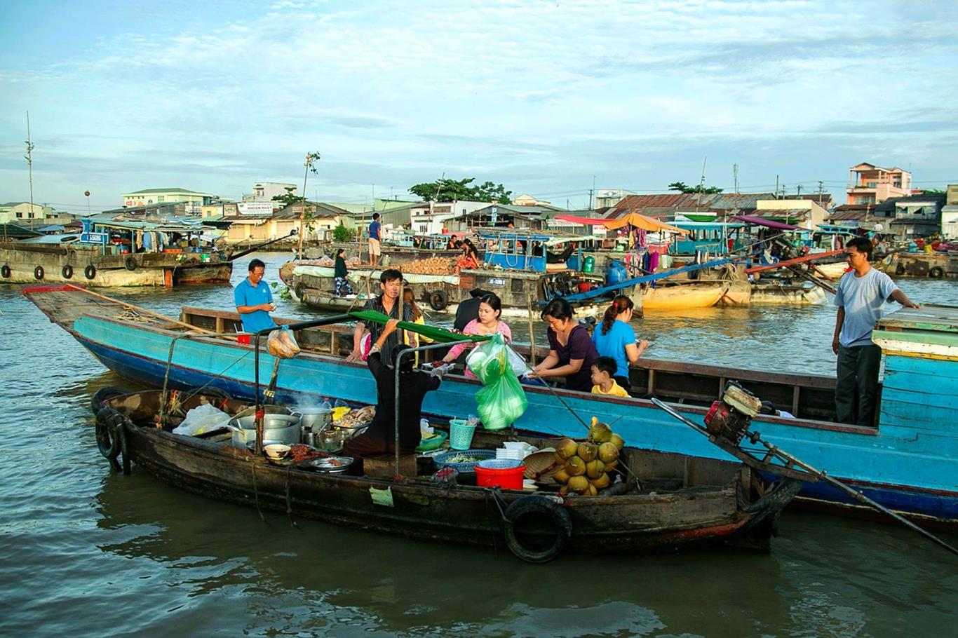 gia ve du thuyen ben ninh kieu o can tho