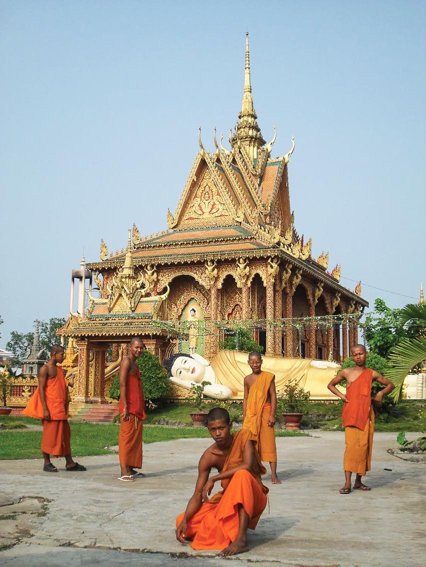 nhung ngoi chua noi tieng linh thieng o ca mau