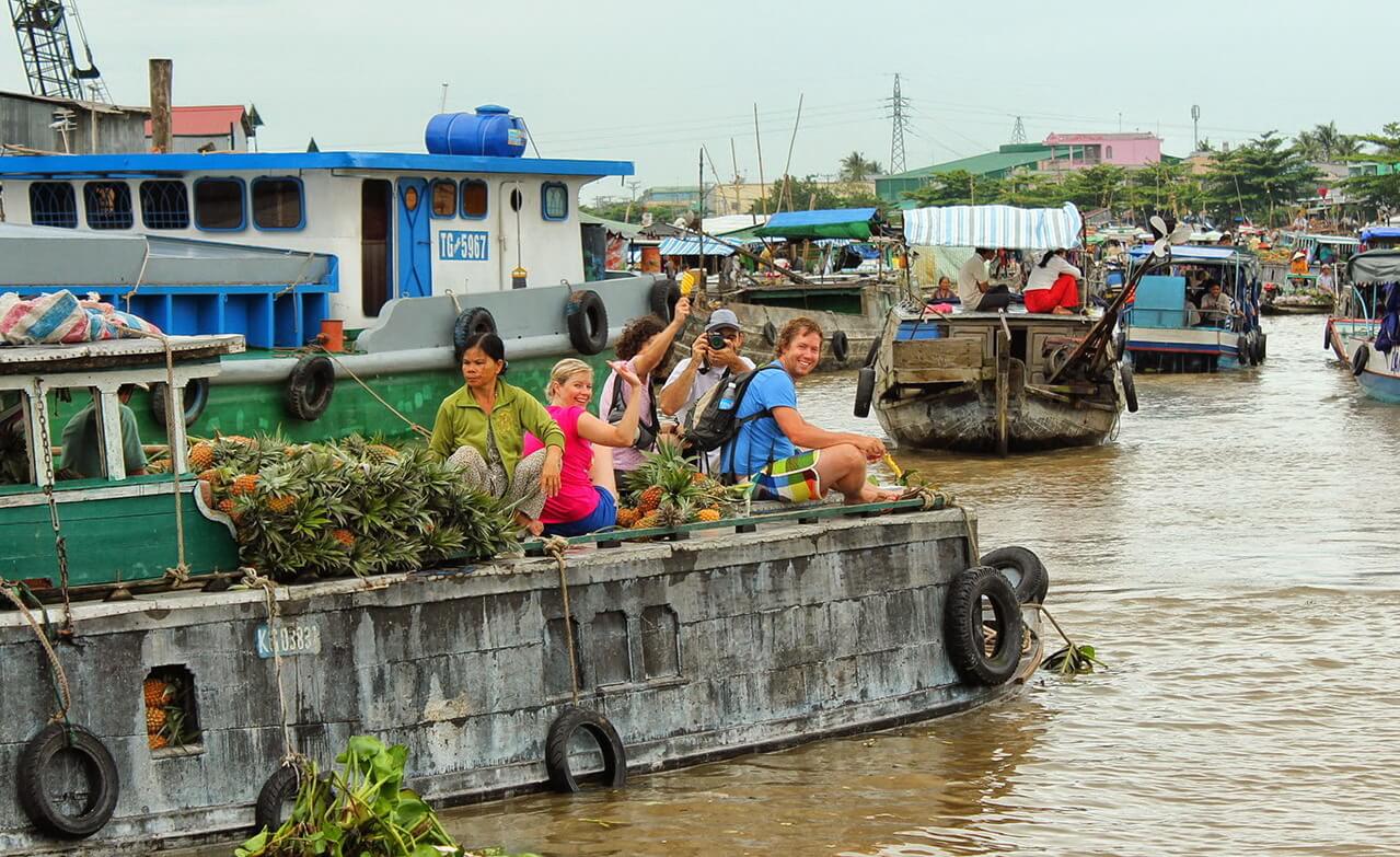 ngoi cho noi nao lon nhat o mien tay