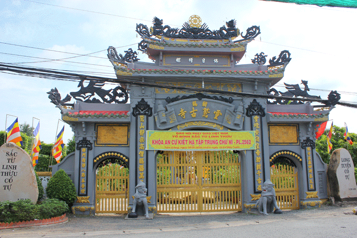 nhung ngoi chua noi tieng o tien giang