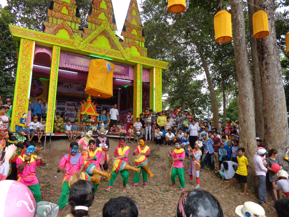 nhung le hoi truyen thong noi tieng o tra vinh