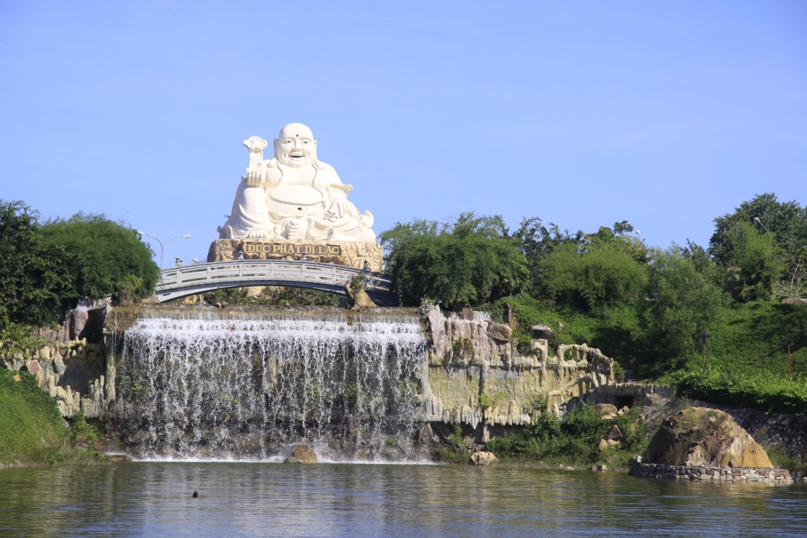 Thích Ca Phật Đài - biểu tượng du lịch ở Vũng Tàu hơn nửa thế kỷ | Viet Fun Travel