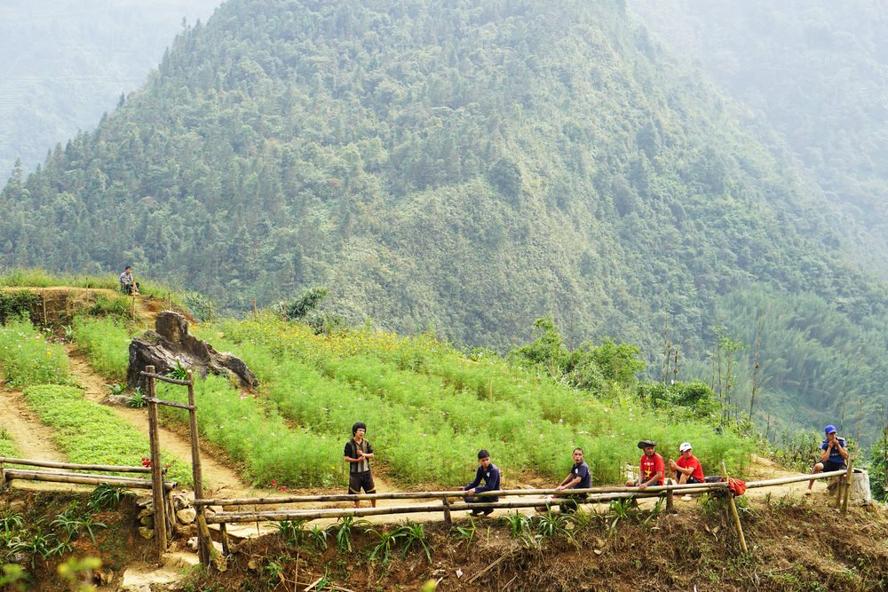 tham quan thung lung muong hoa o sapa