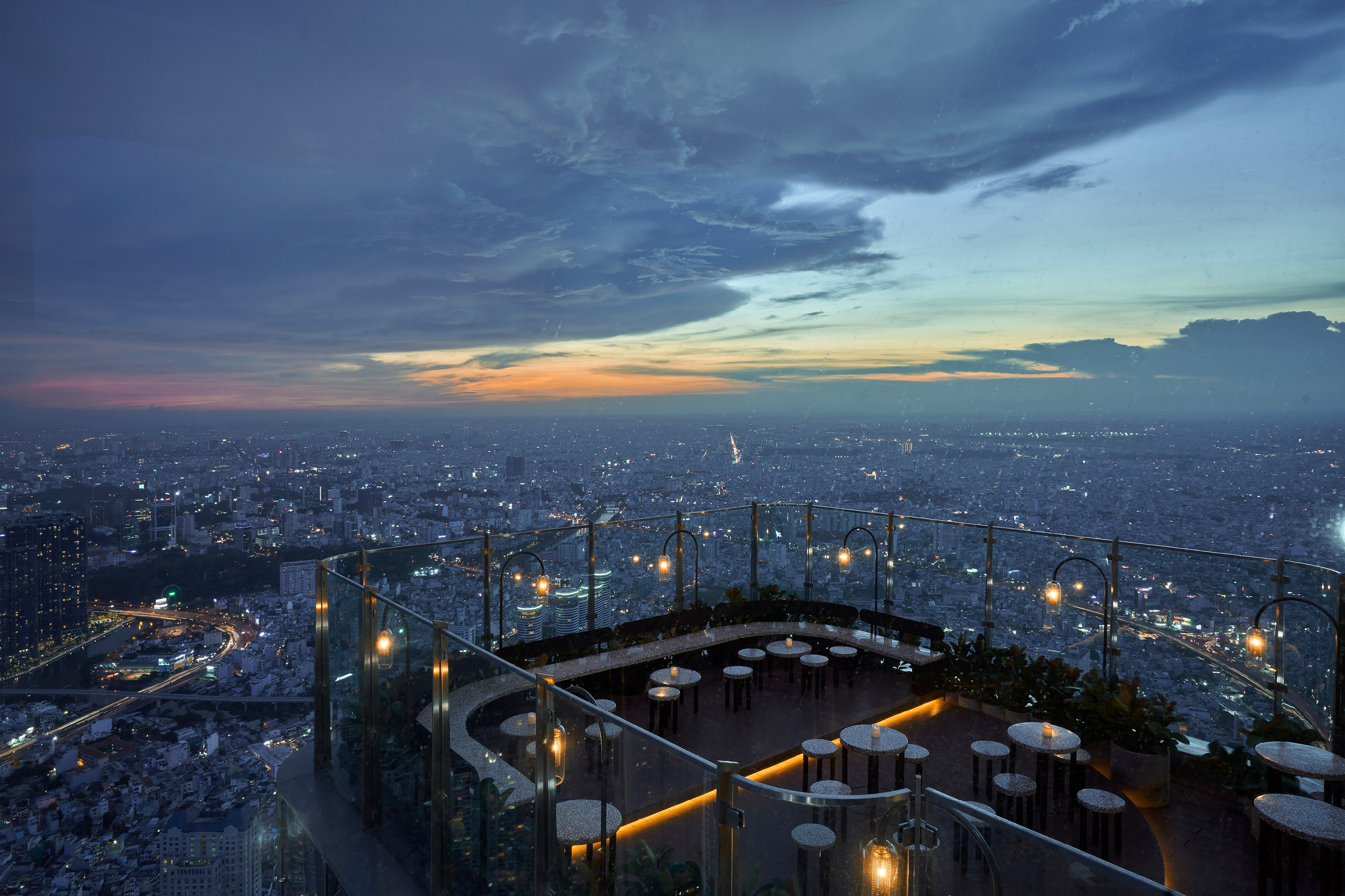 o toa nha landmark 81 co gi choi